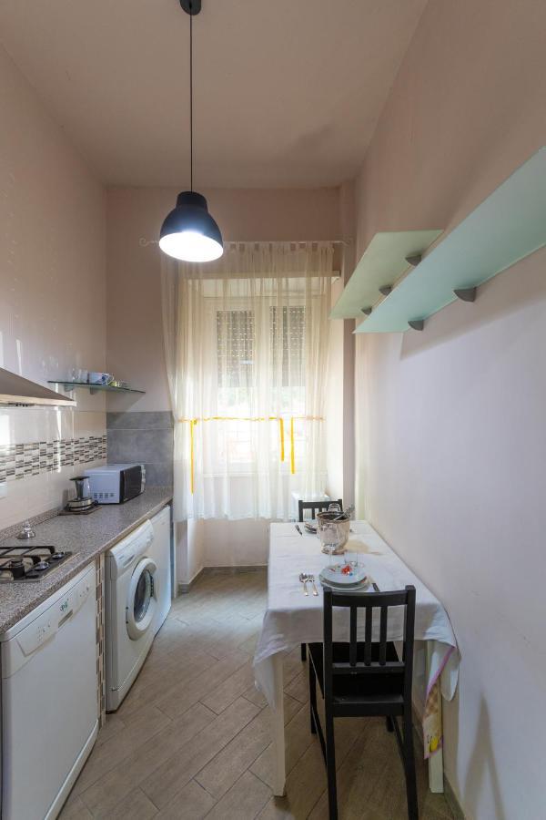 Vercelli Guest House Near San Giovanni Рим Экстерьер фото